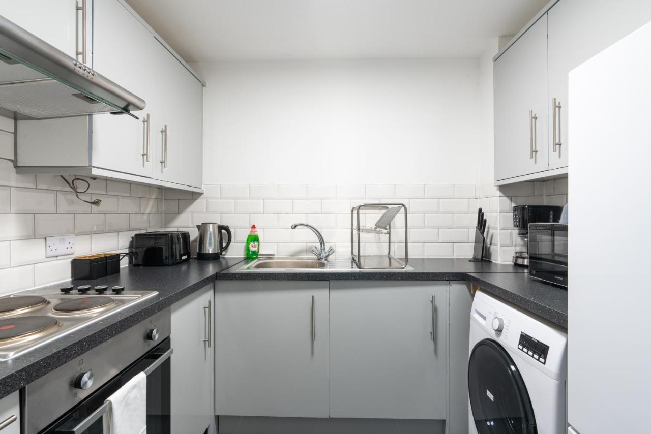 Suites By Rehoboth - Abbey Wood Station - London Zone 4 Exterior foto