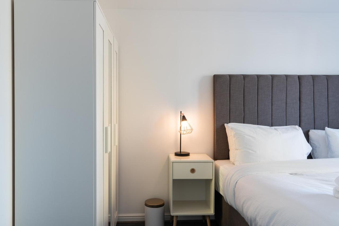 Suites By Rehoboth - Abbey Wood Station - London Zone 4 Exterior foto