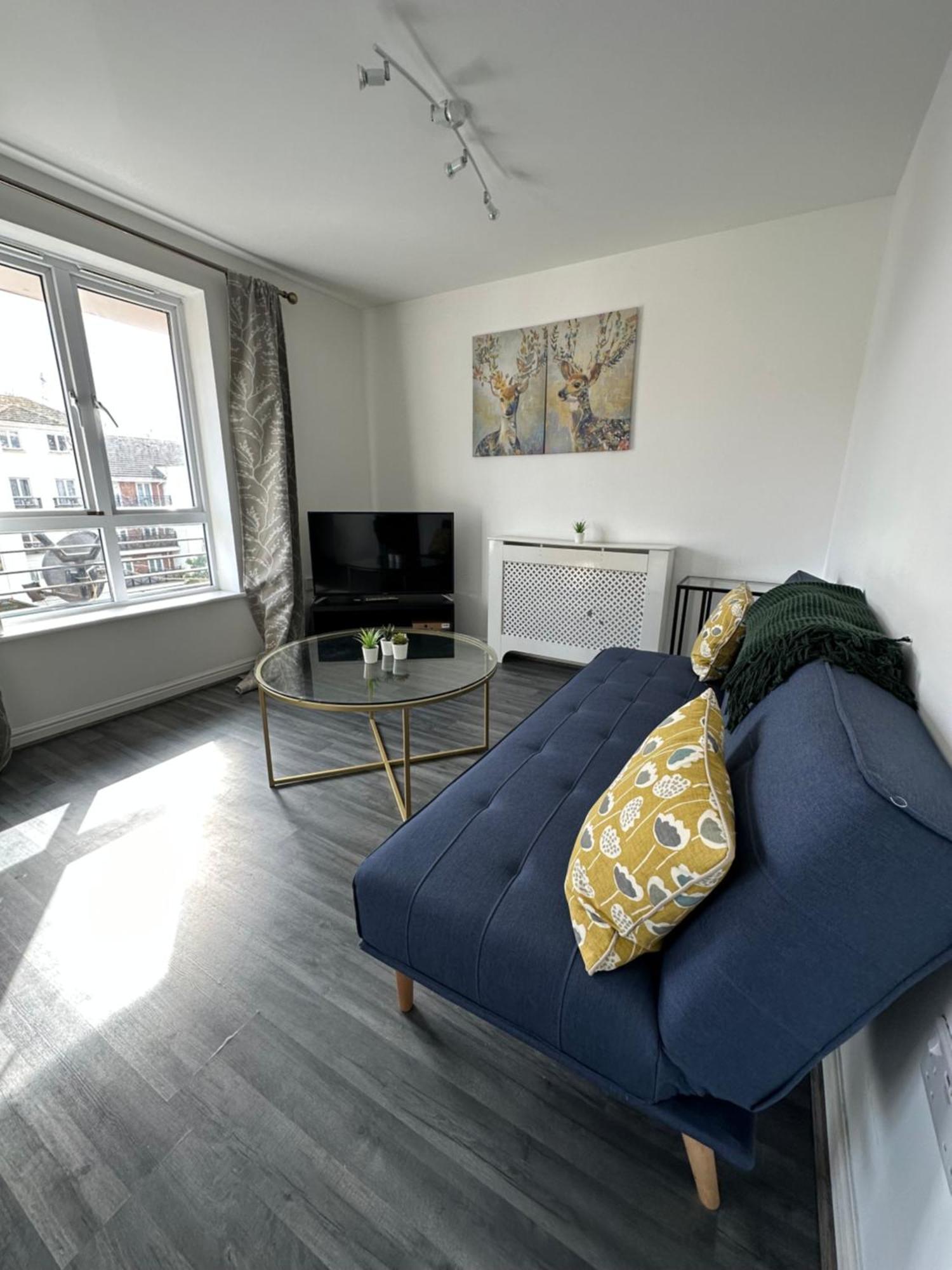 Suites By Rehoboth - Abbey Wood Station - London Zone 4 Exterior foto